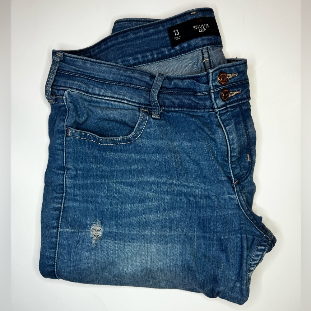 Hollister light wash Ripped Jeans | Blue Ripped fitted jeans women’s 31